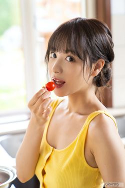 白嫩丰满大乳美女